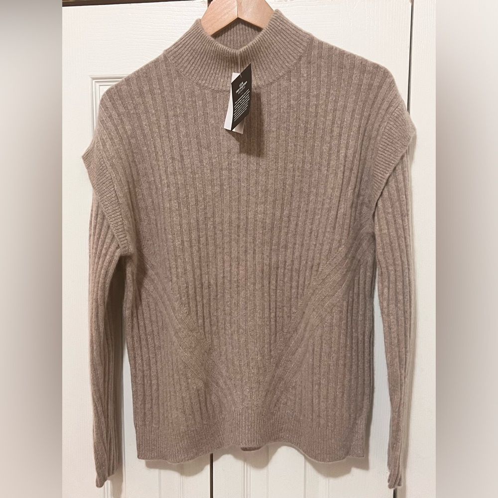 C by Bloomingdale’s 100% Cashmere Sweater - NWT